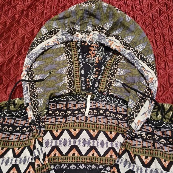 Free People Hold On Tight Gause Hooded Top SzXS Green/Black Oversized - Picture 8 of 13